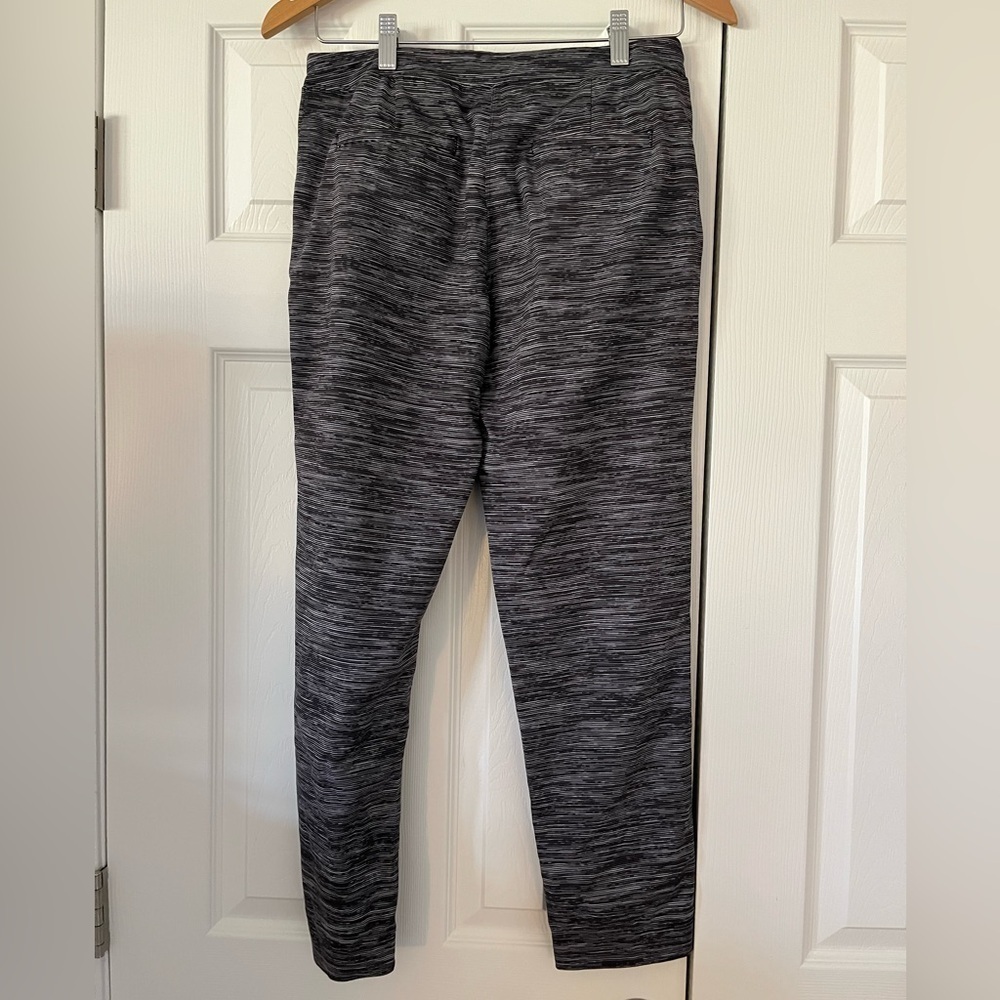 Lululemon On The Fly Pant Black Slate Size 6 28 Inch - Picture 4 of 8